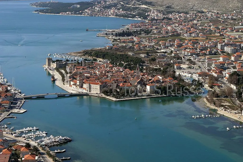 Villa Iris Apartments Seget Vranjica 0*,