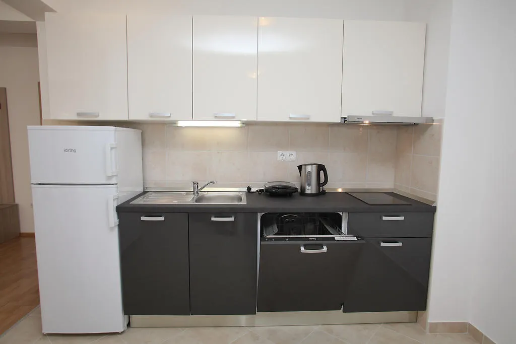 Villa Iris Apartments Seget Vranjica 0*,  Kroatië