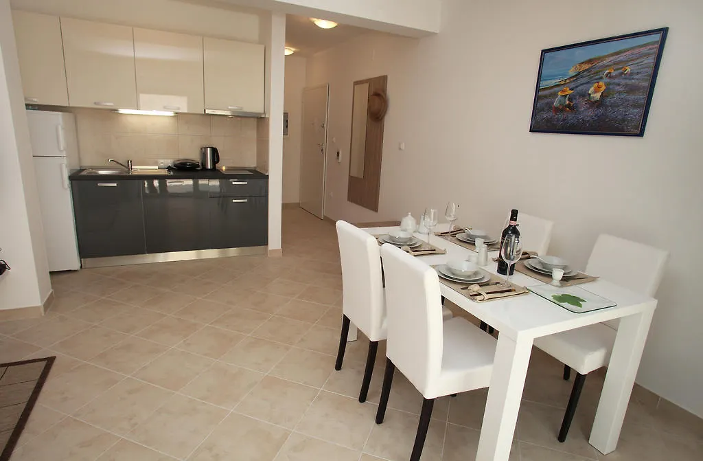 Villa Iris Apartments Seget Vranjica 0*,